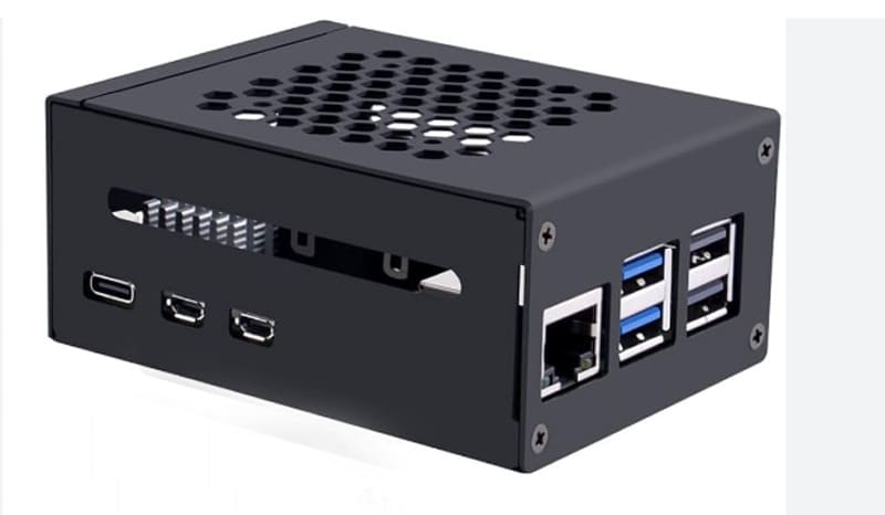 Raspberry Pi with case and heatsink (2)